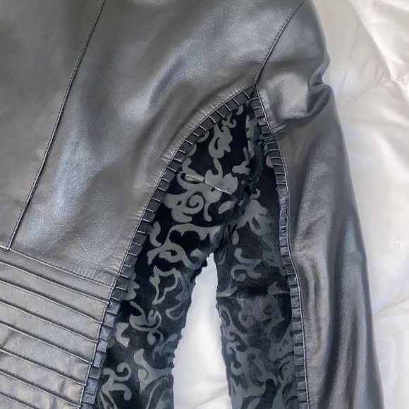 𝑅𝑎𝑏𝑏𝑖𝑡 𝑎𝑛𝑑 𝑐𝑜𝑤 𝐿𝑒𝑎𝑡ℎ𝑒𝑟 𝐽𝑎𝑐𝑘𝑒𝑡 - Picture 6 of 8